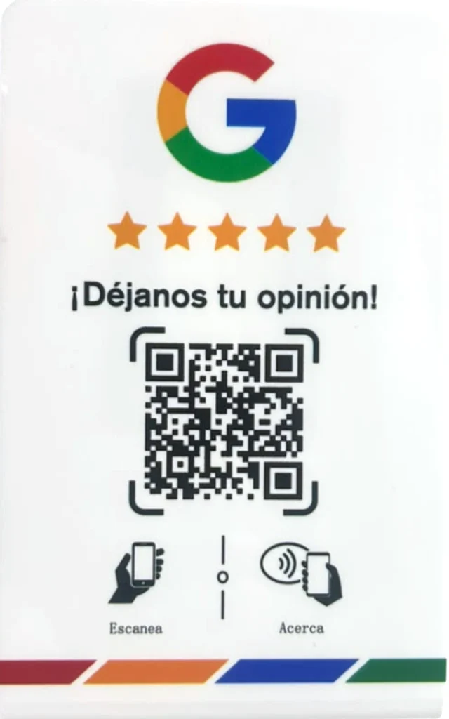 Stand NFC de Altoque Reviews: 5 estrellas, «¡Déjanos tu opinión!», un código QR y los íconos Escanea y Acerca